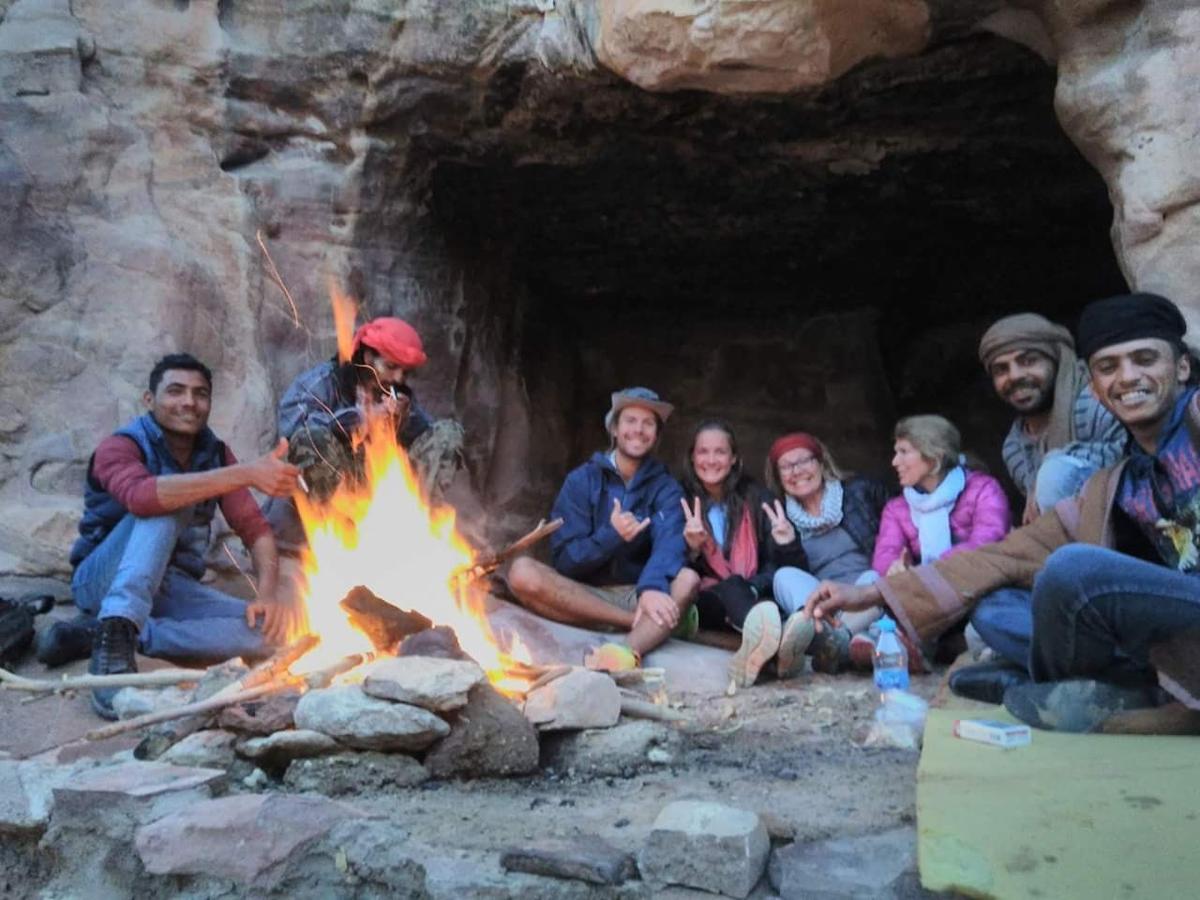 Petra Bedouin Bed And Breakfast Вади Муса Экстерьер фото