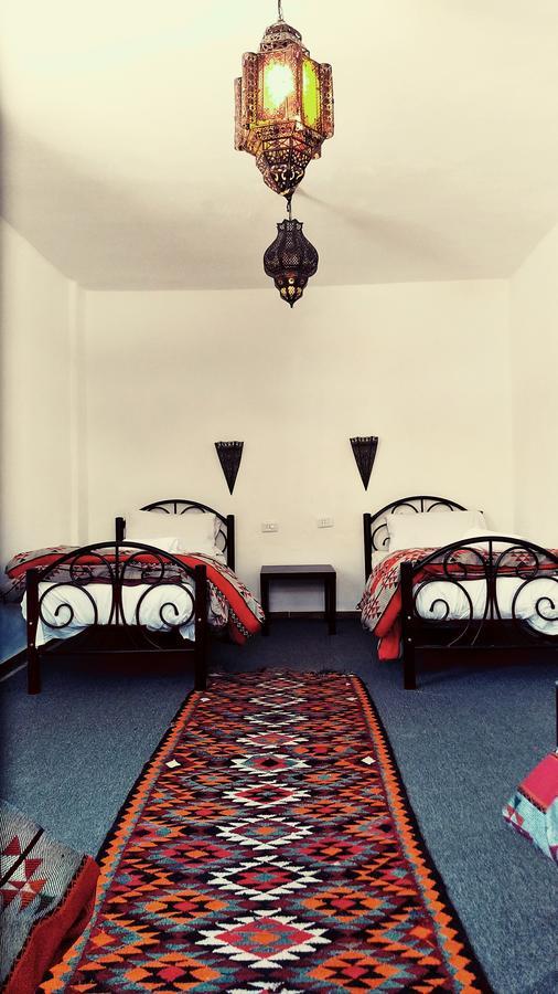 Petra Bedouin Bed And Breakfast Вади Муса Экстерьер фото