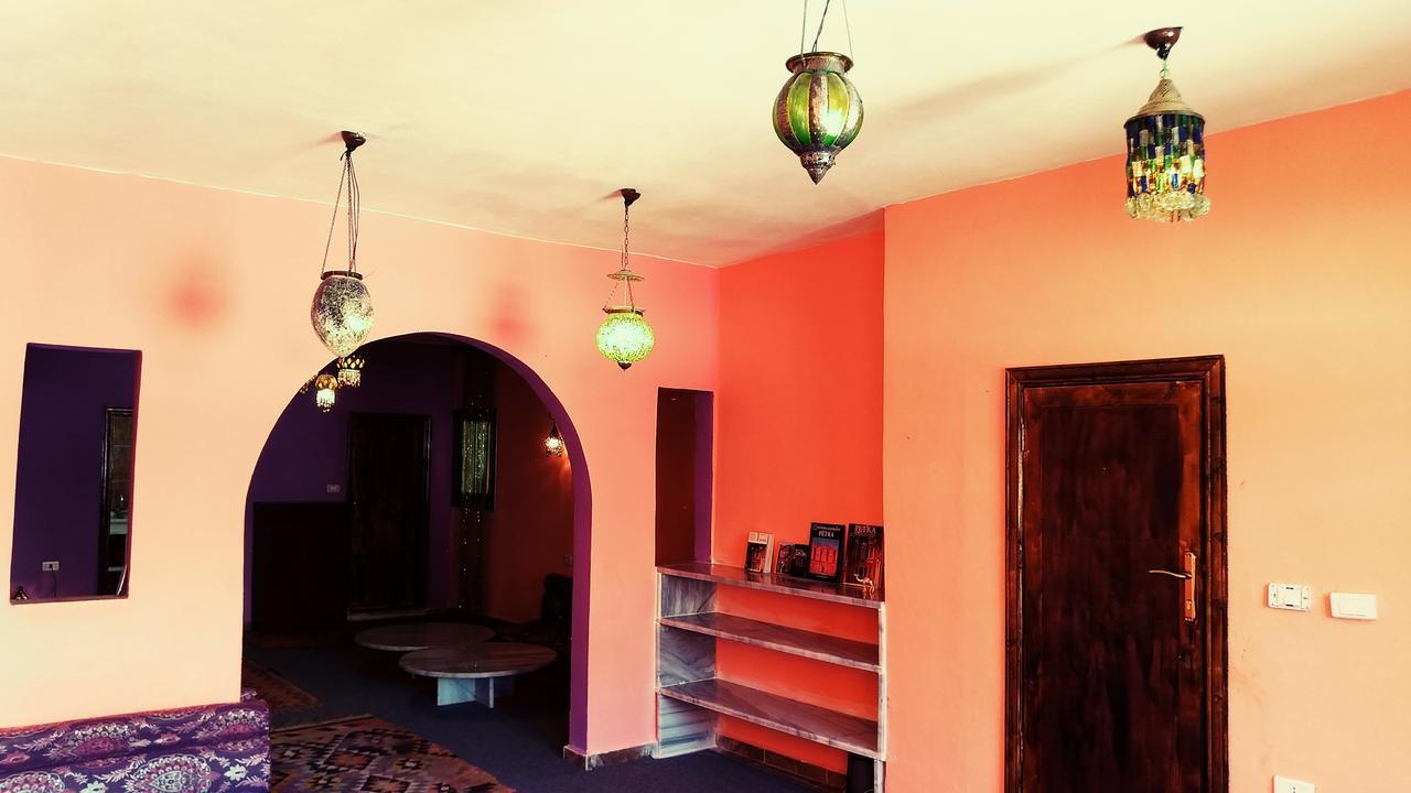 Petra Bedouin Bed And Breakfast Вади Муса Экстерьер фото