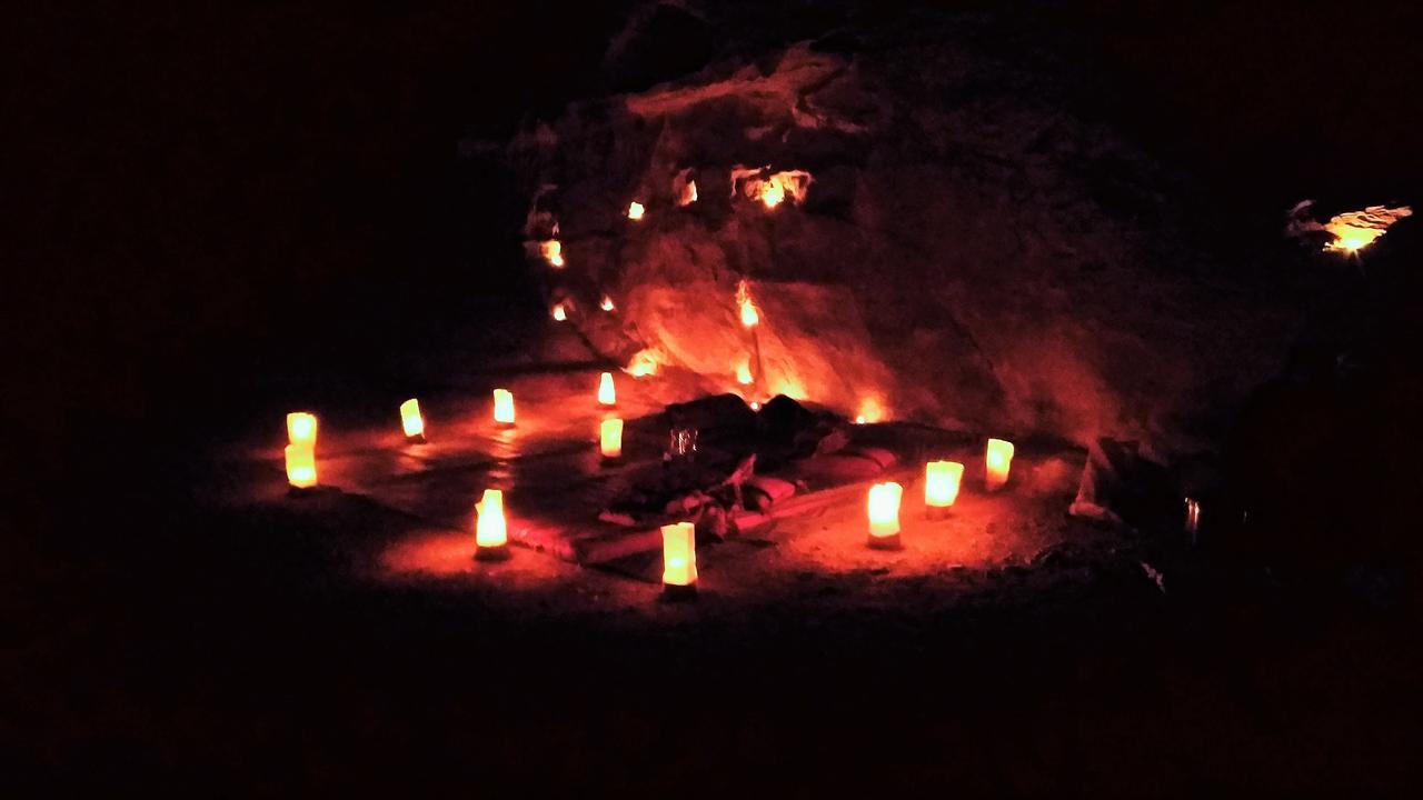 Petra Bedouin Bed And Breakfast Вади Муса Экстерьер фото