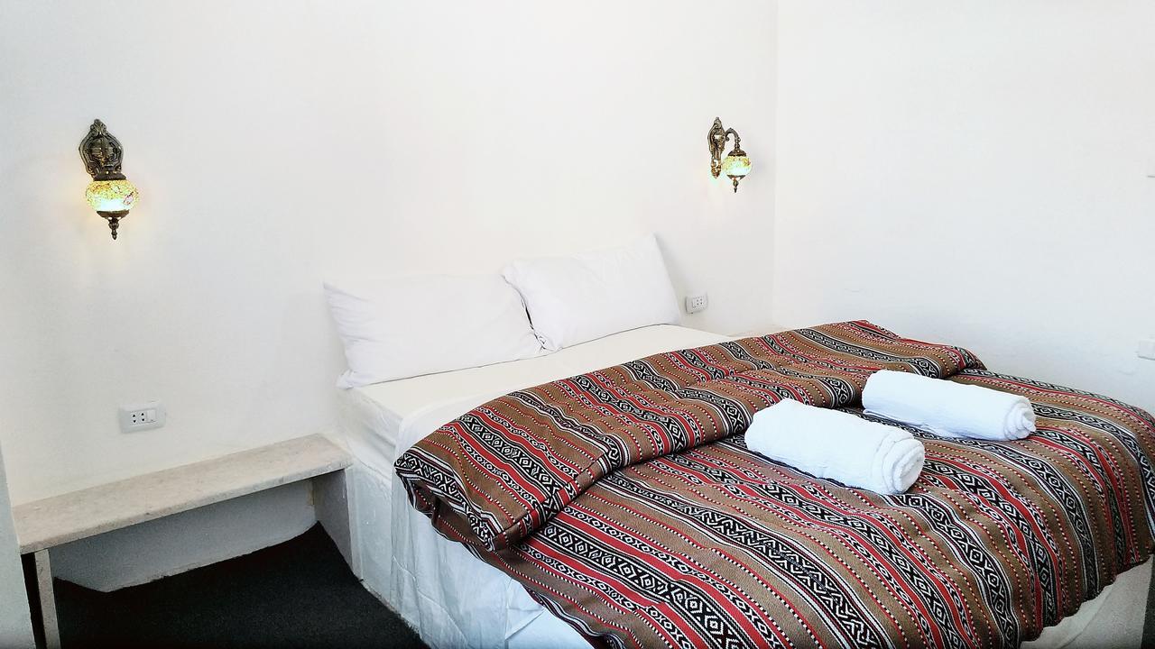 Petra Bedouin Bed And Breakfast Вади Муса Экстерьер фото